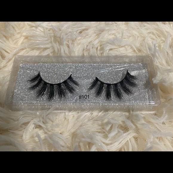 False lashes - Picture 2 of 9